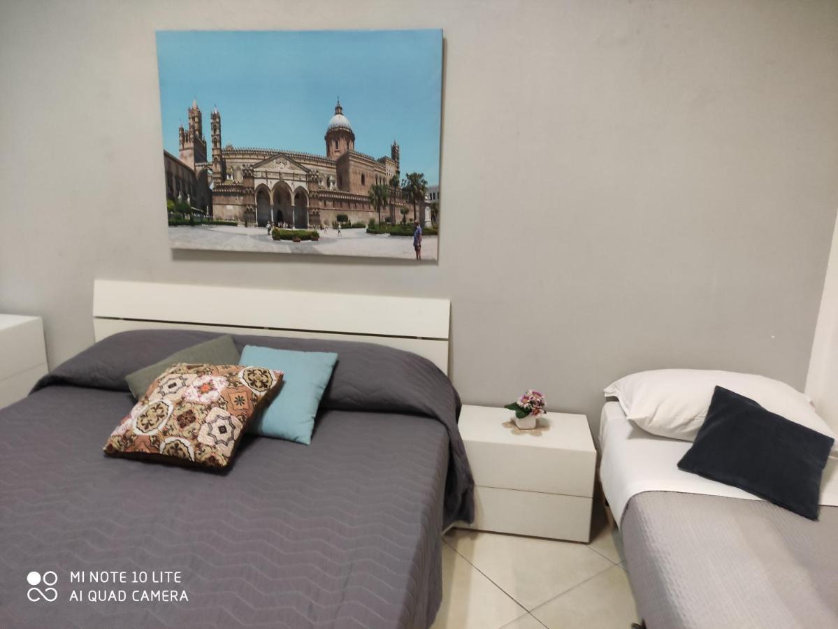 B&B Il Poeta Palermo Bagian luar foto